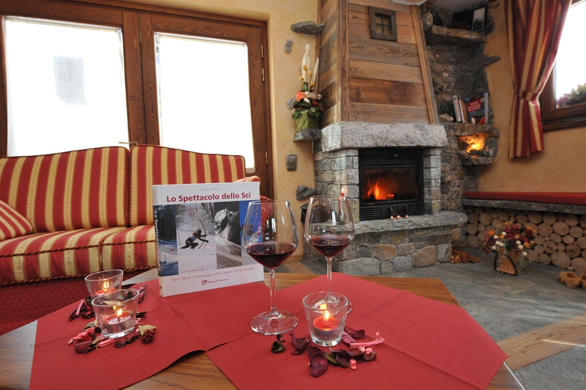 Hotel Le Petit Abri Champoluc Kültér fotó