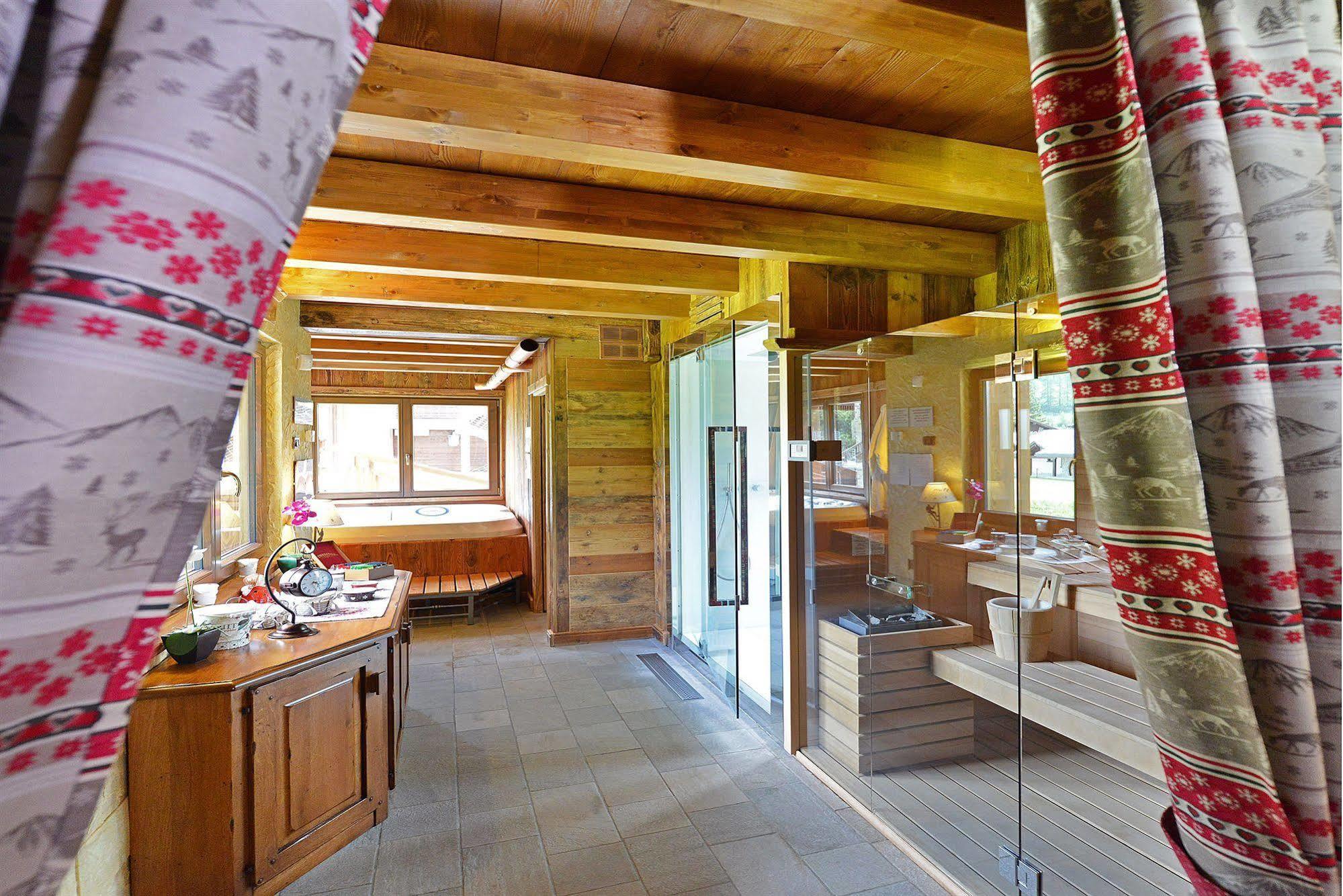 Hotel Le Petit Abri Champoluc Kültér fotó